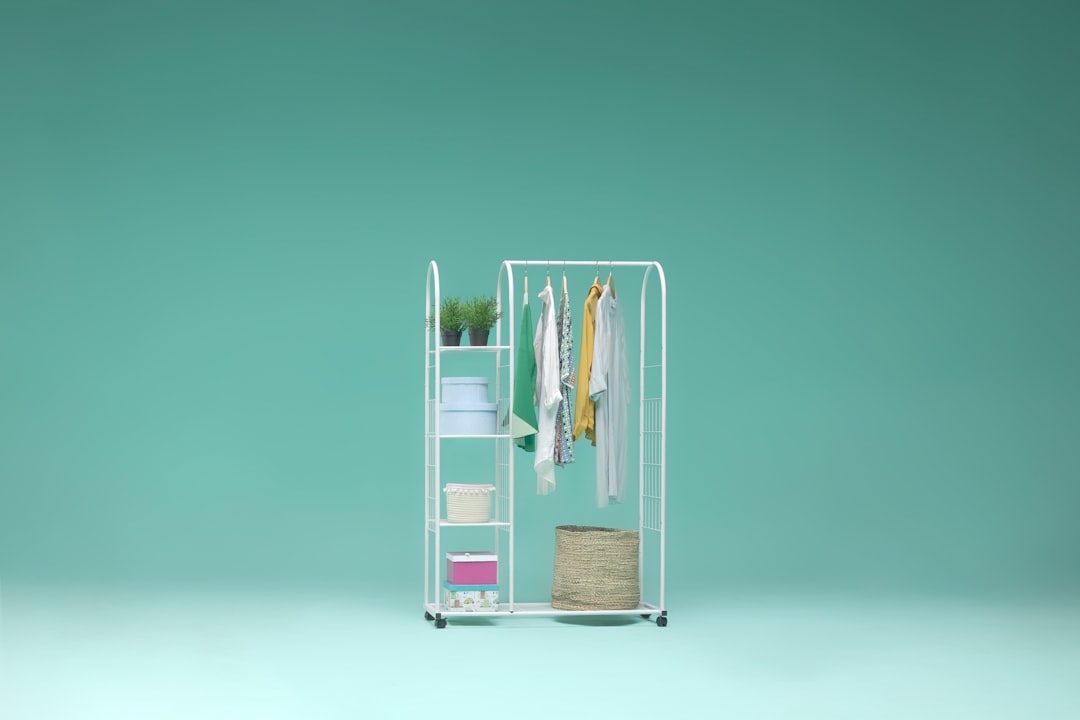 Photo Minimalist wardrobe